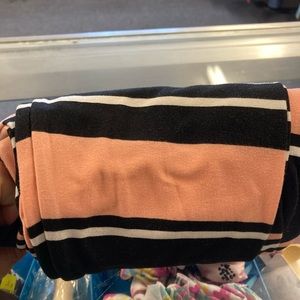 Black peach and cream Lularoe leggings tall and curvy